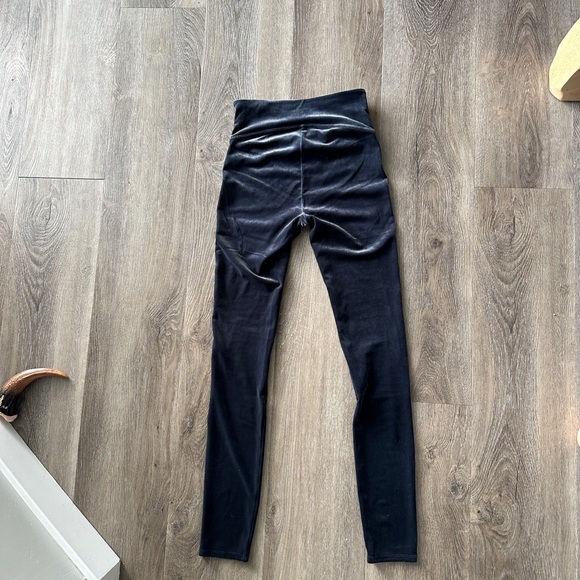 Spanx velvet leggings in navy blue size small. nwt. - Picture 11 of 11